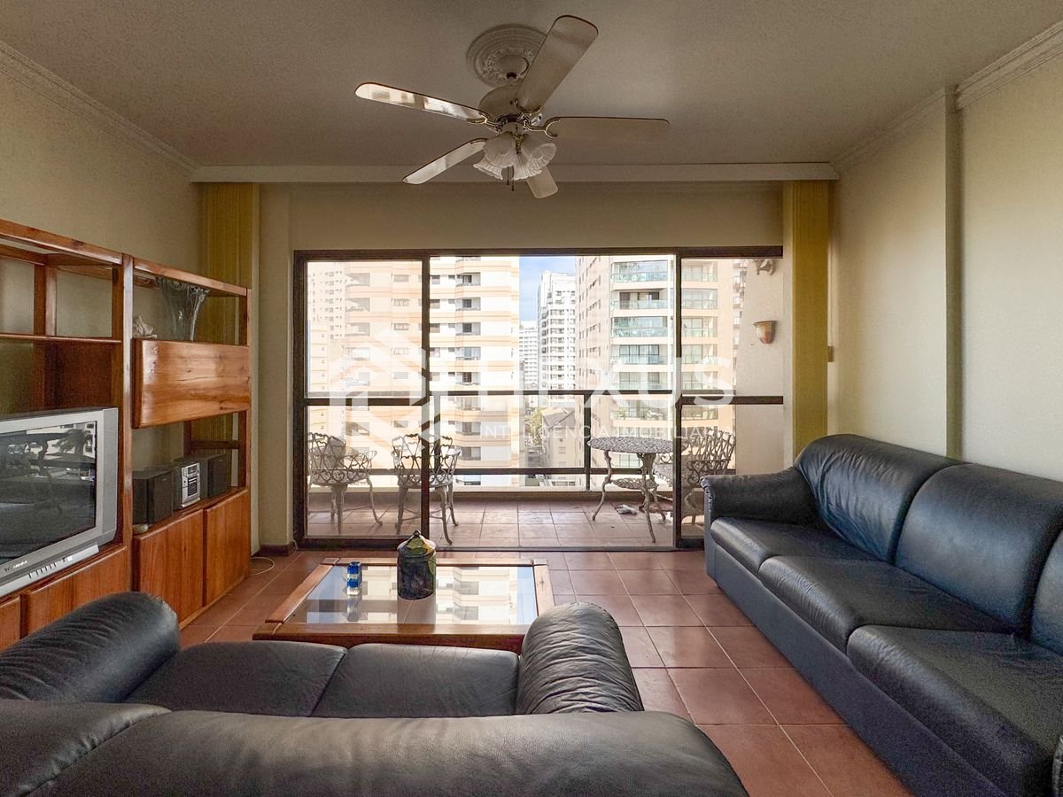 Foto 5 de Apartamento com varanda e vista mar a uma quadra da Praia das Asturias, Guaruja