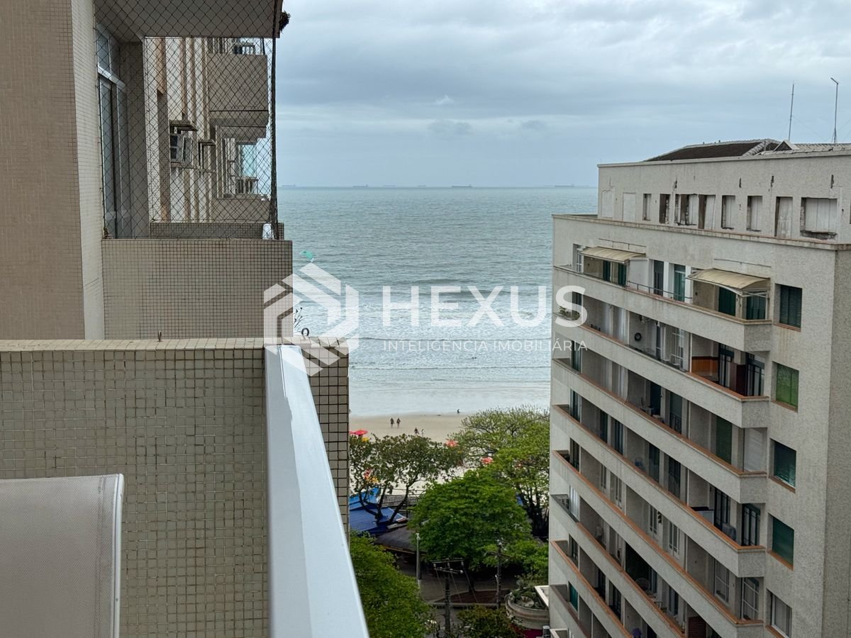 Foto 2 de Apartamento com varanda e vista mar na quadra mar da Praia das Pitangueiras, Guaruja