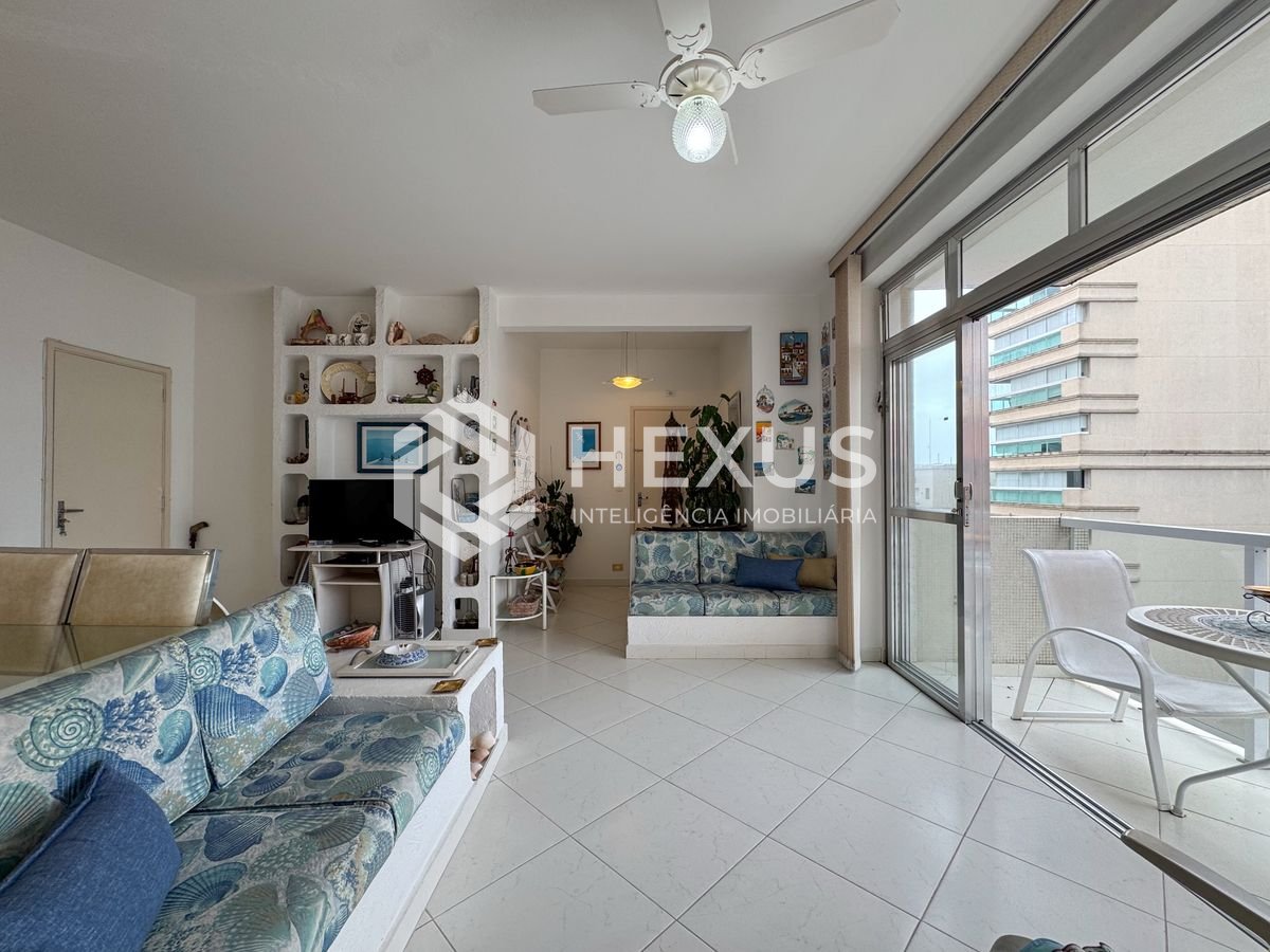 Foto 5 de Apartamento com varanda e vista mar na quadra mar da Praia das Pitangueiras, Guaruja