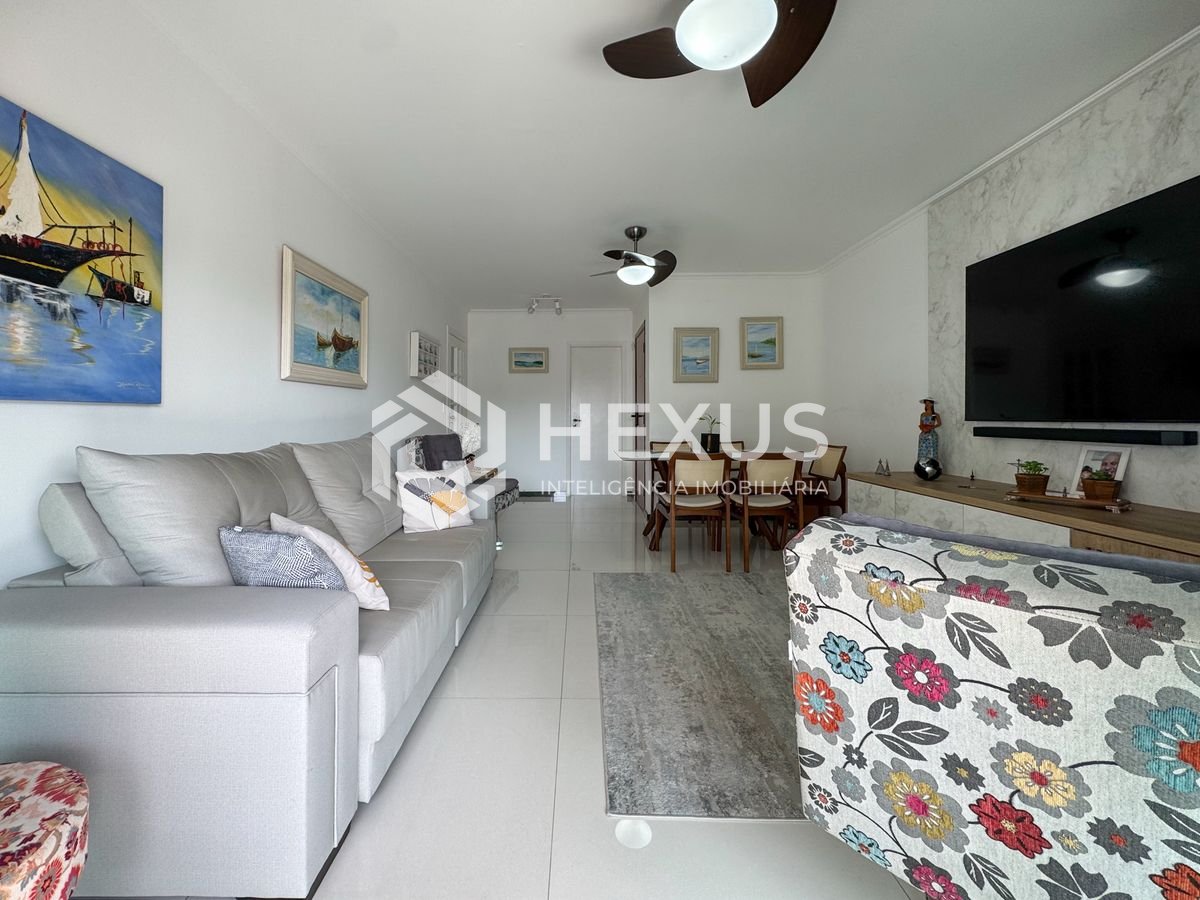 Foto 3 de Apartamento reformado com varanda e lazer na Praia das Asturias, Guaruja