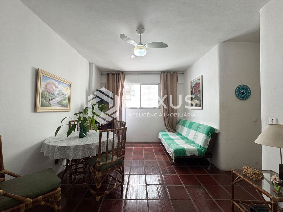 Foto 4 de Apartamento com despesas baixas a duas quadras da Praia das Pitangueiras, Guaruja