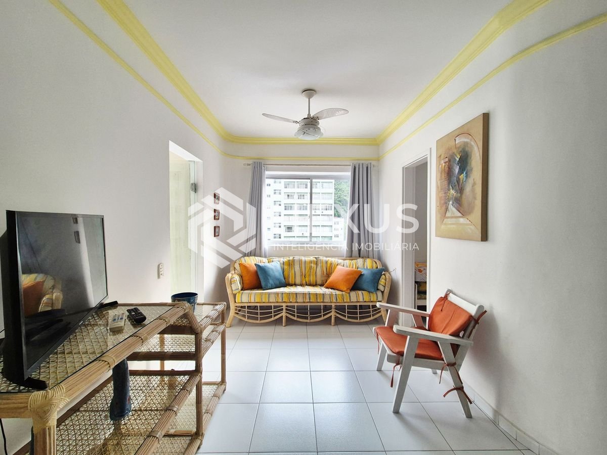 Foto 4 de Apartamento com varanda e lazer a uma quadra da Praia das Pitangueiras, Guaruja