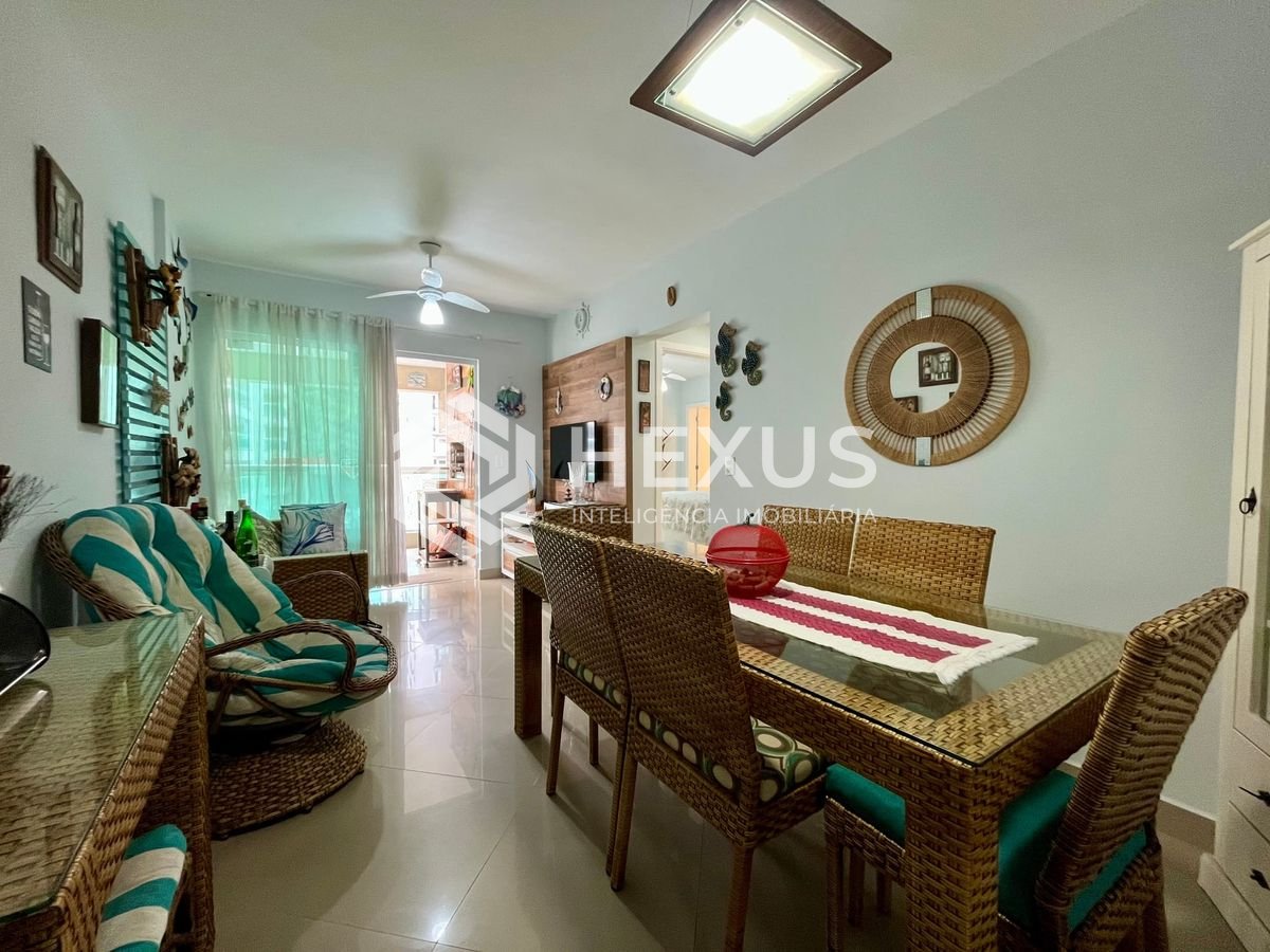 Foto 2 de Apartamento reformado com varanda gourmet e lazer na quadra mar da Praia das Pitangueiras, Guaruja