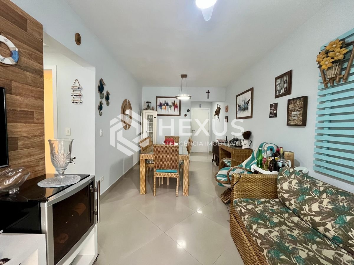 Foto 4 de Apartamento reformado com varanda gourmet e lazer na quadra mar da Praia das Pitangueiras, Guaruja