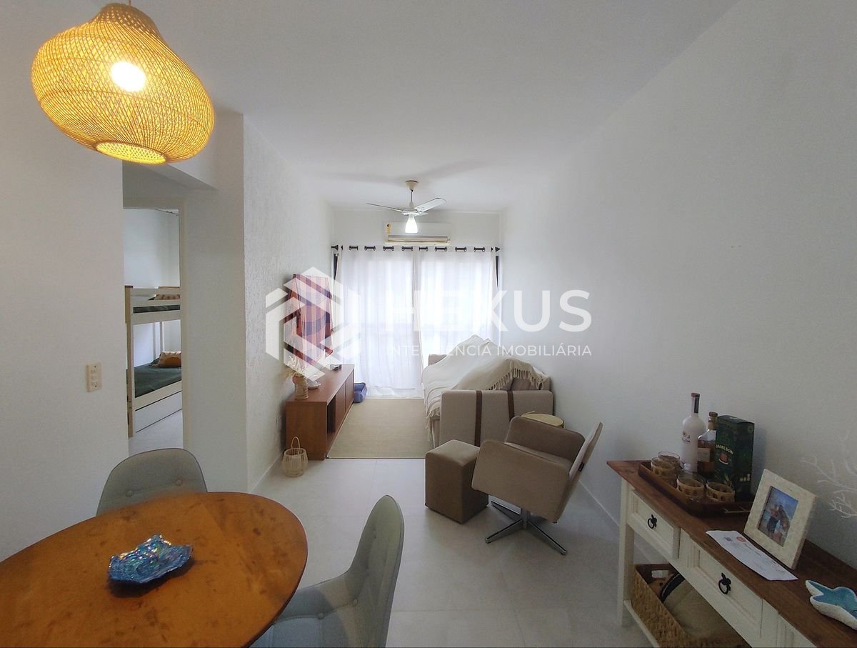 Foto 2 de Apartamento reformado com varanda, lazer, piscina e churrasqueira na Praia das Asturias, Guaruja