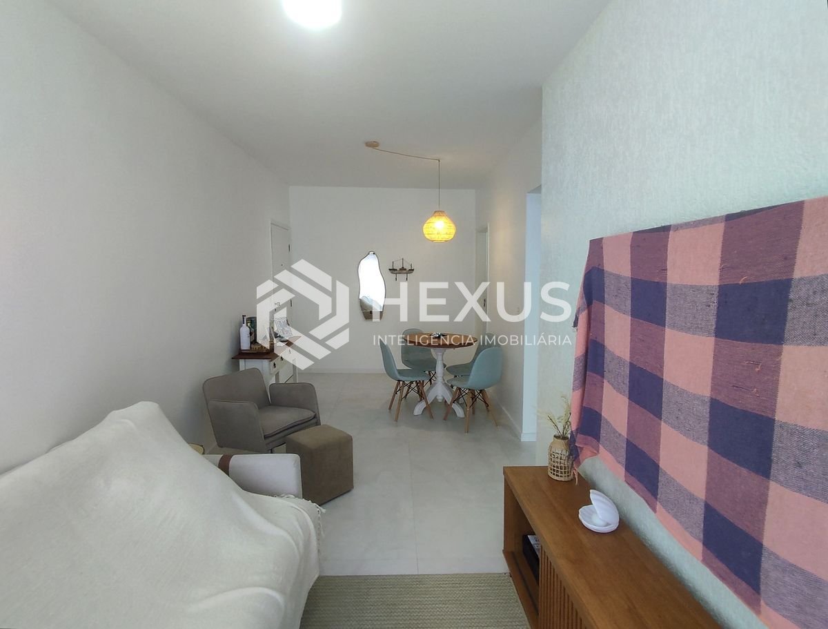 Foto 4 de Apartamento reformado com varanda, lazer, piscina e churrasqueira na Praia das Asturias, Guaruja