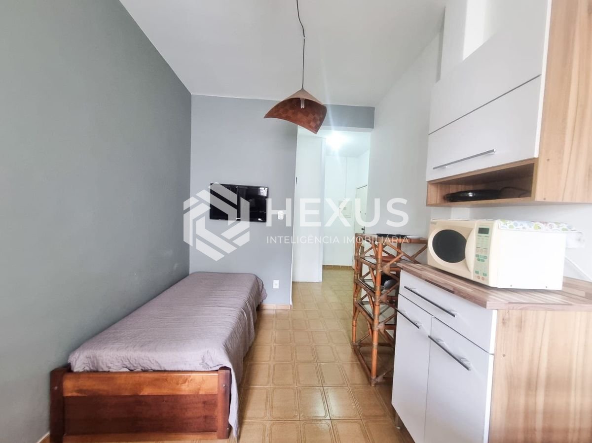 Foto 2 de Apartamento reformado e mobiliado a uma quadra da Praia das Pitangueiras, Guaruja