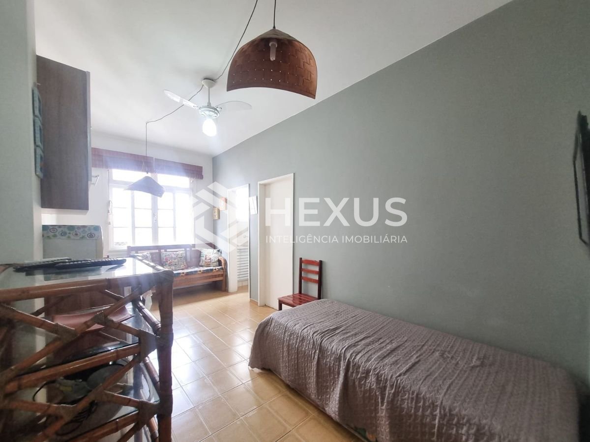 Foto 3 de Apartamento reformado e mobiliado a uma quadra da Praia das Pitangueiras, Guaruja