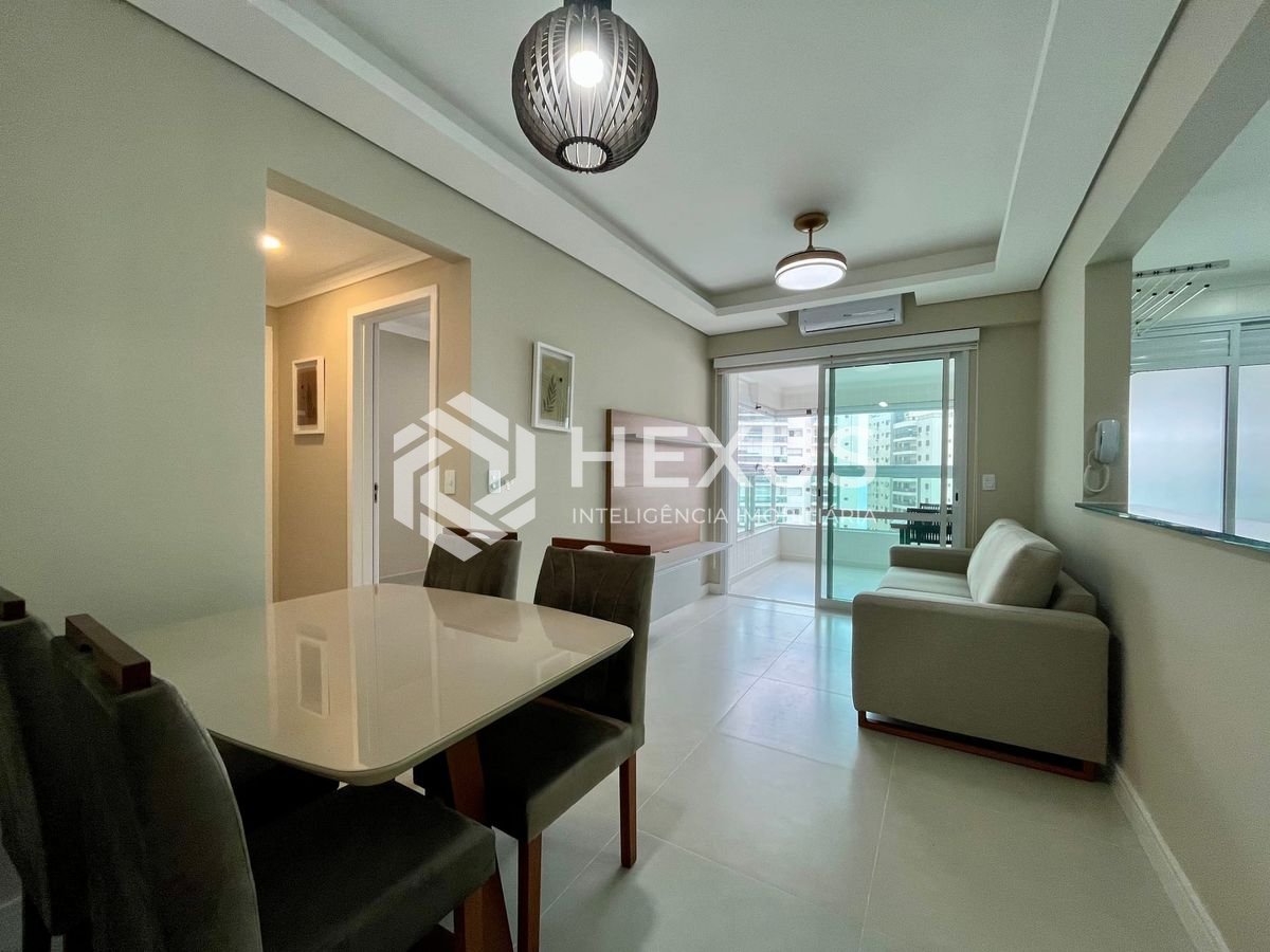 Foto 3 de Apartamento reformado com varanda gourmet e lazer a uma quadra da Praia das Asturias, Guaruja