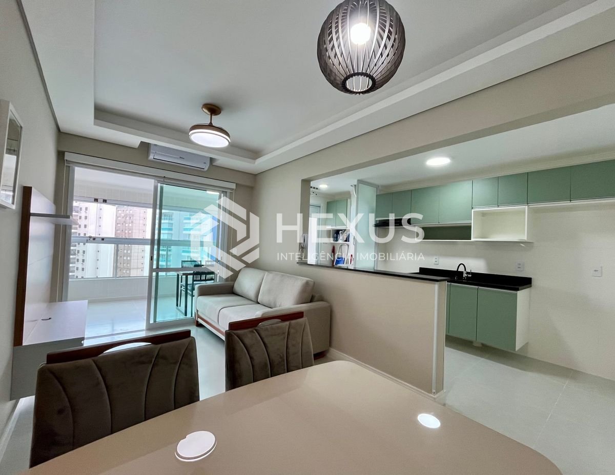 Foto 4 de Apartamento reformado com varanda gourmet e lazer a uma quadra da Praia das Asturias, Guaruja