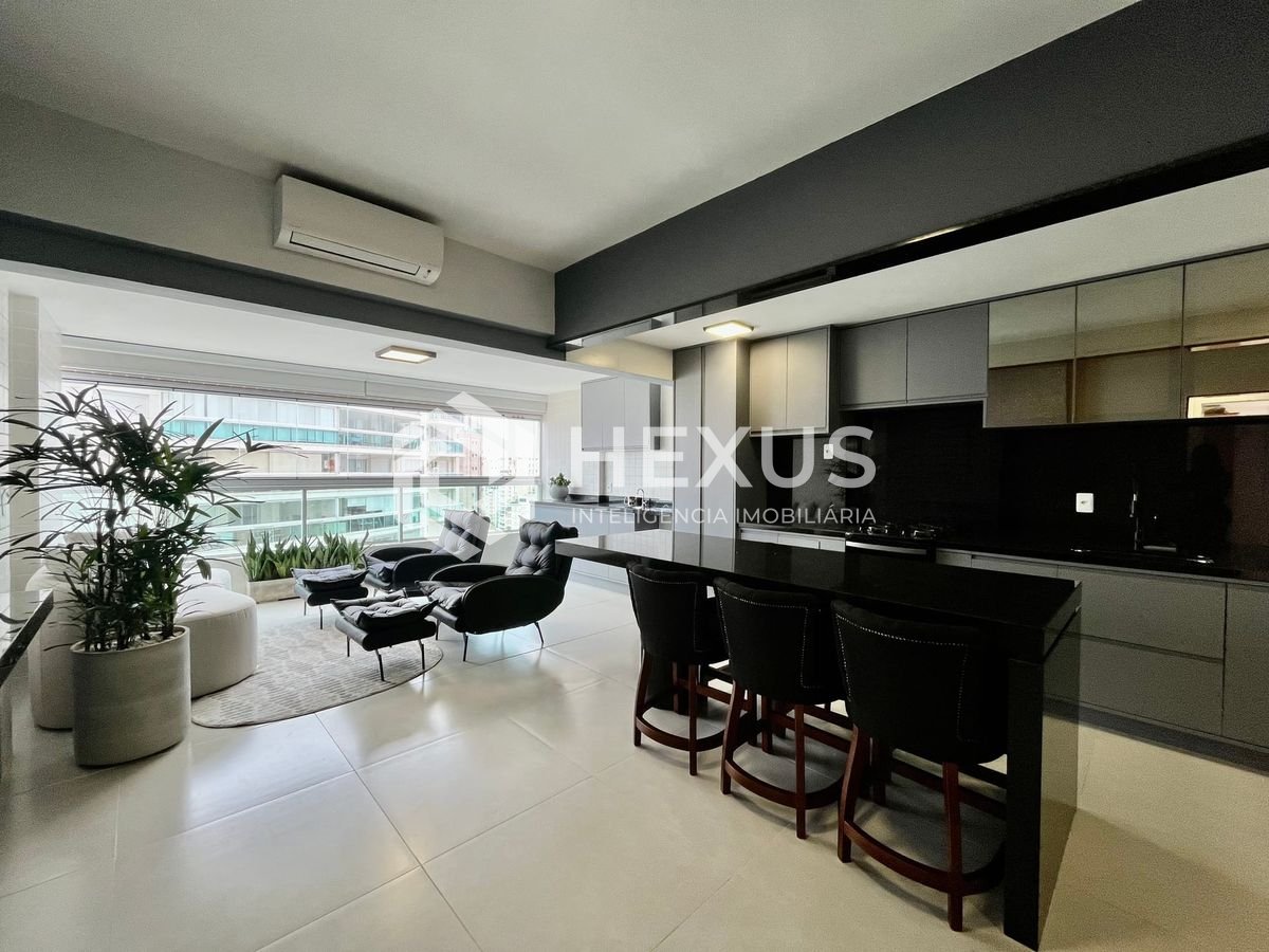 Foto 5 de Apartamento reformado com varanda gourmet vista mar e lazer na Praia das Astúrias, Guarujá