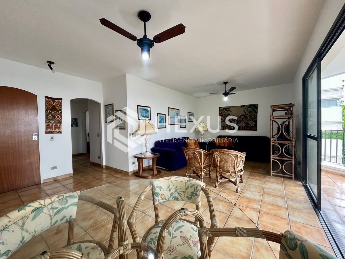 Foto 4 de Apartamento com varanda, lazer e vista mar a uma quadra da Praia das Pitangueiras, Guaruja