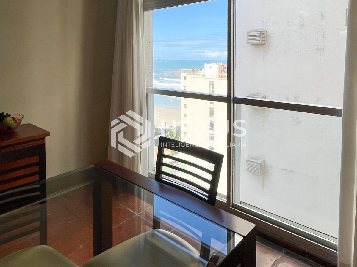 Foto 5 de Apartamento com varanda e vista mar na quadra mar da Praia das Pitangueiras, Guaruja