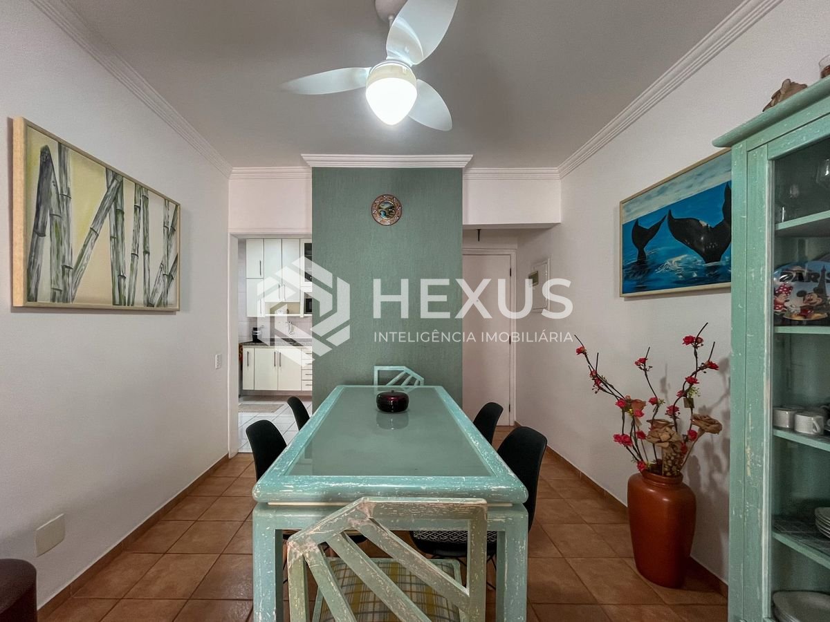 Foto 3 de Apartamento com varanda vista mar e lazer na quadra-mar da Praia das Pitangueiras, Guarujá