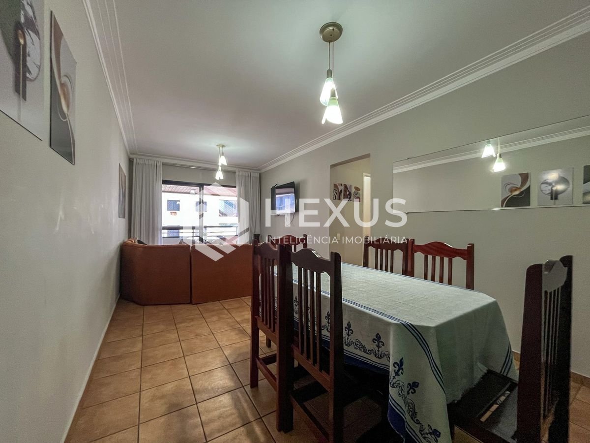 Foto 2 de Apartamento com varanda, lazer e vista mar na quadra-mar da Praia das Pitangueiras, Guaruja