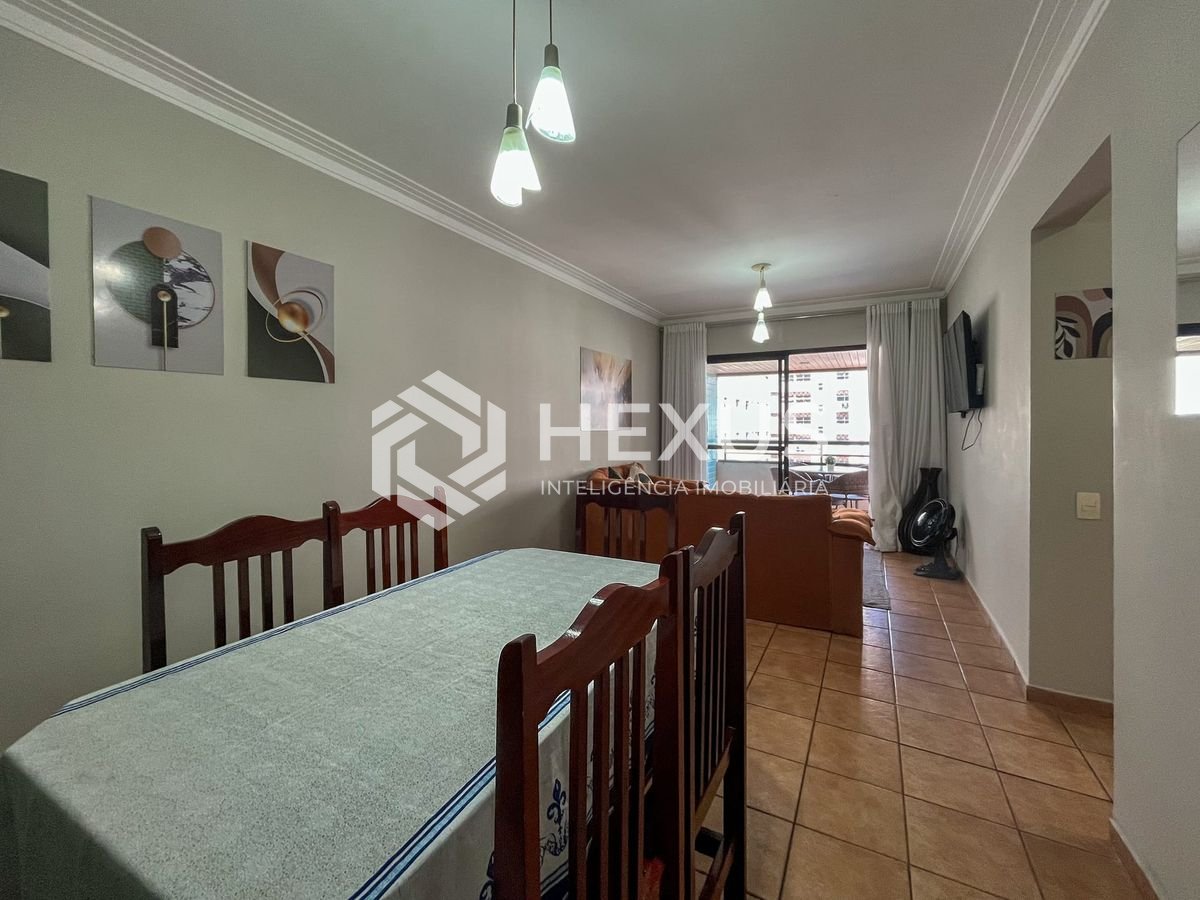 Foto 3 de Apartamento com varanda, lazer e vista mar na quadra-mar da Praia das Pitangueiras, Guaruja