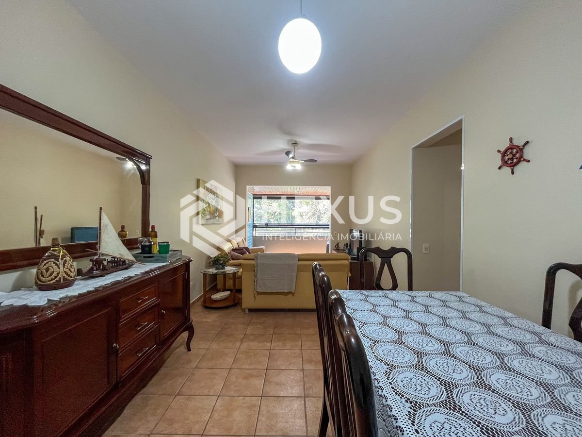 Foto 3 de Apartamento com varanda e lazer na beira mar da Praia das Pitangueiras, Guaruja