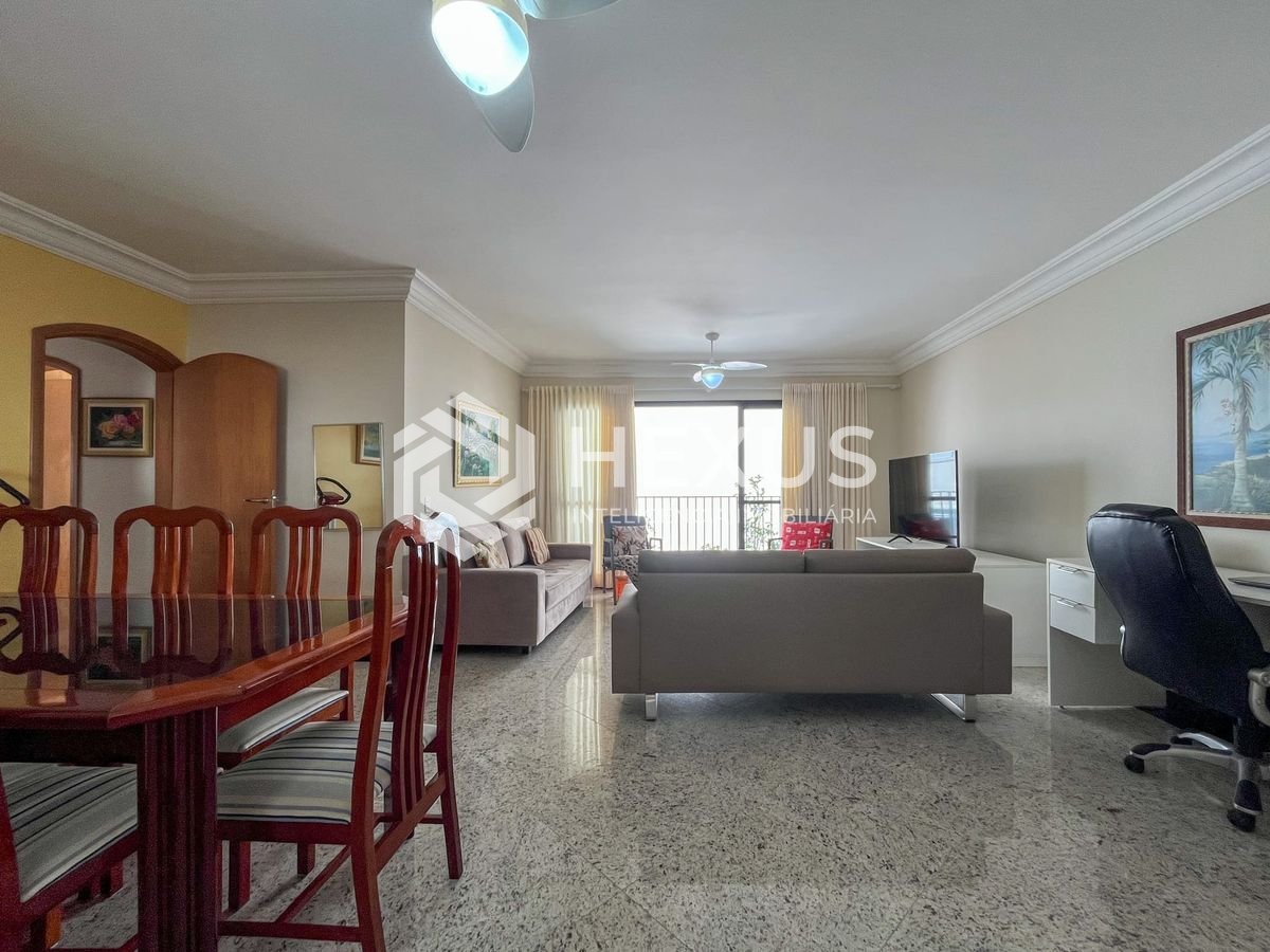 Foto 3 de Apartamento com varanda, vista mar e lazer a uma quadra da Praia das Pitangueiras, Guaruja
