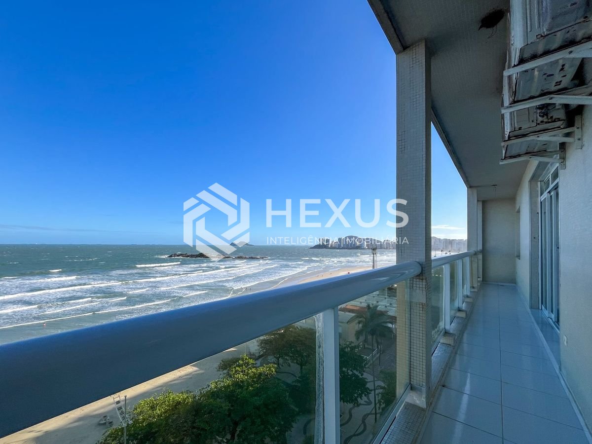 Foto 4 de Apartamento frente mar com varanda e vista mar na Praia das Pitangueiras, Guaruja