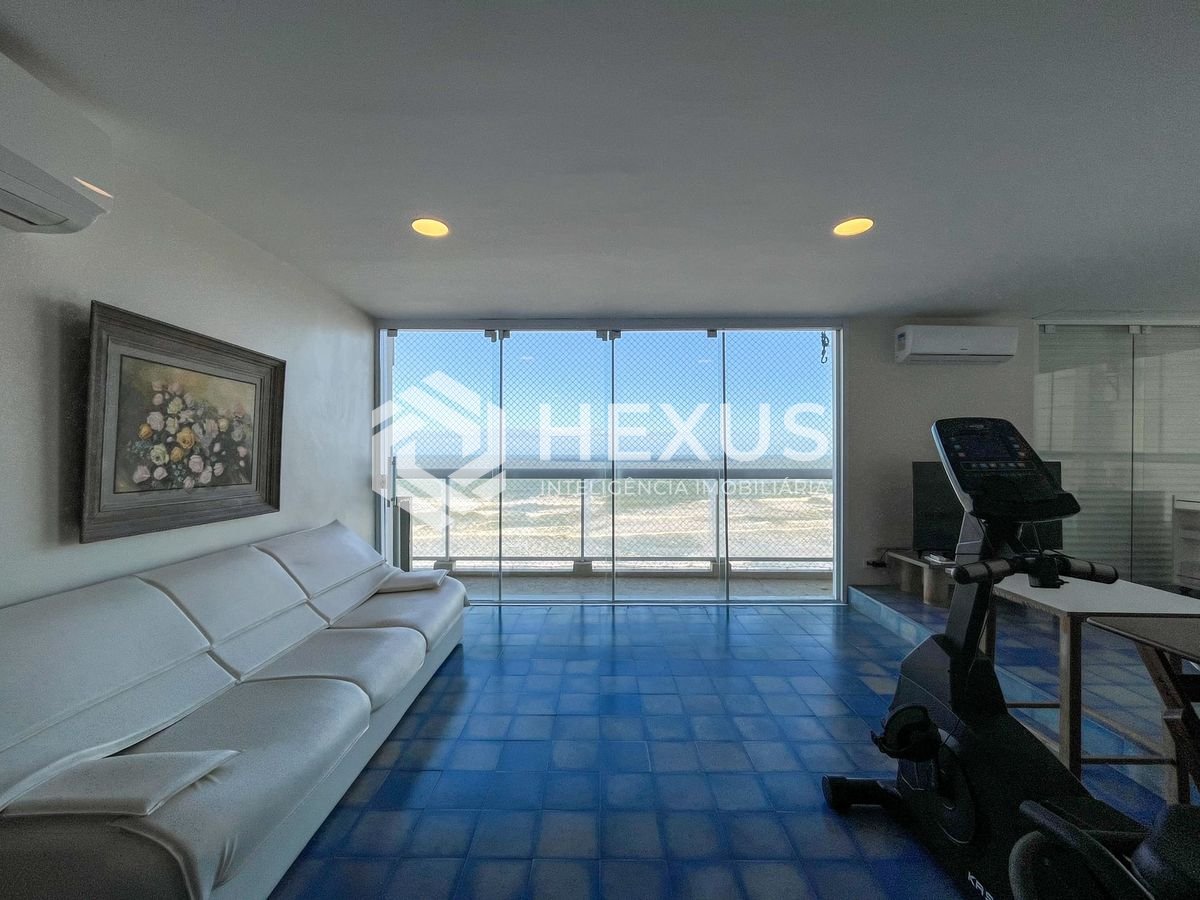 Foto 3 de Apartamento frente mar com varanda vista mar na Praia das Pitangueiras, Guaruja