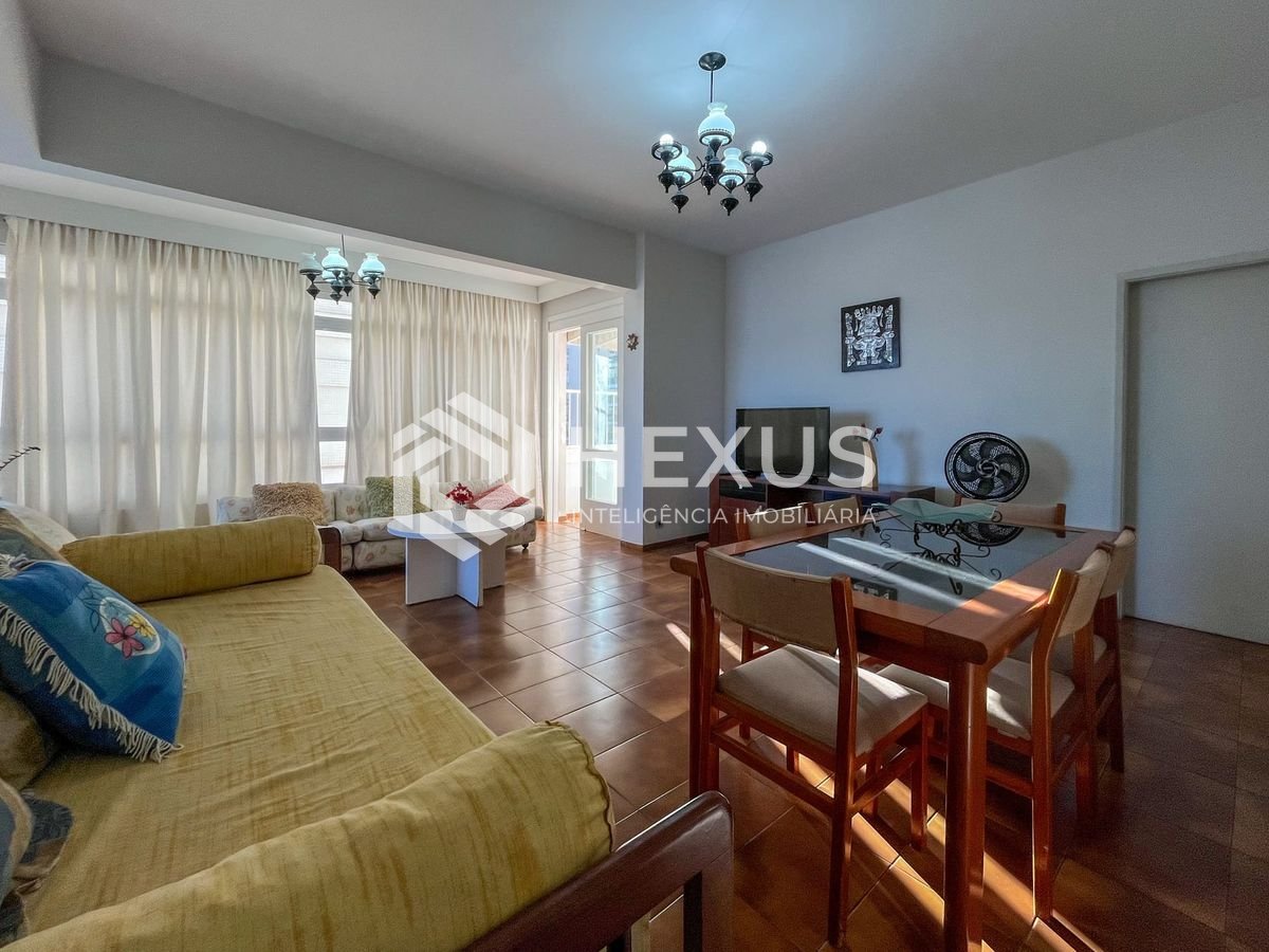 Foto 5 de Apartamento frente mar com varanda e vista mar na Praia das Pitangueiras, Guaruja