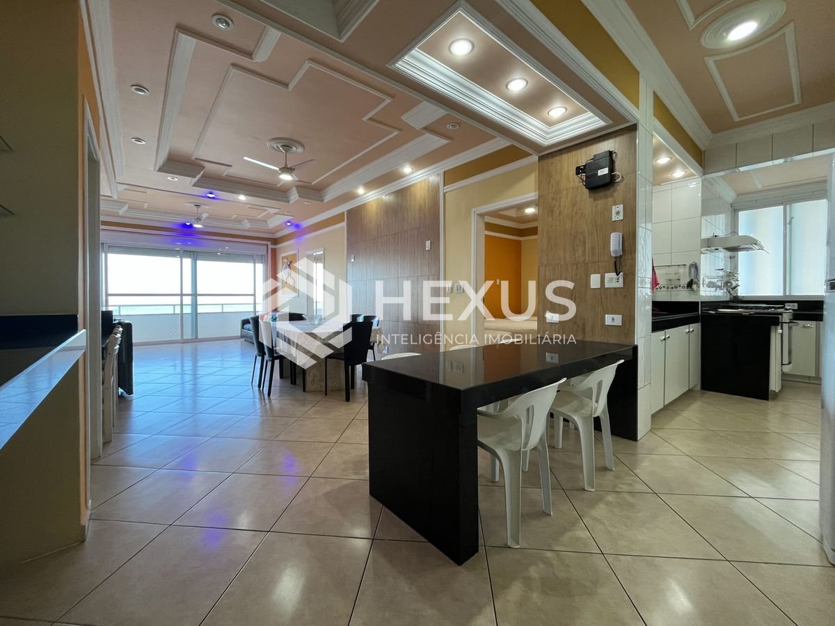 Foto 5 de Apartamento frente mar com varanda e vista mar na Praia das Pitangueiras, Guaruja