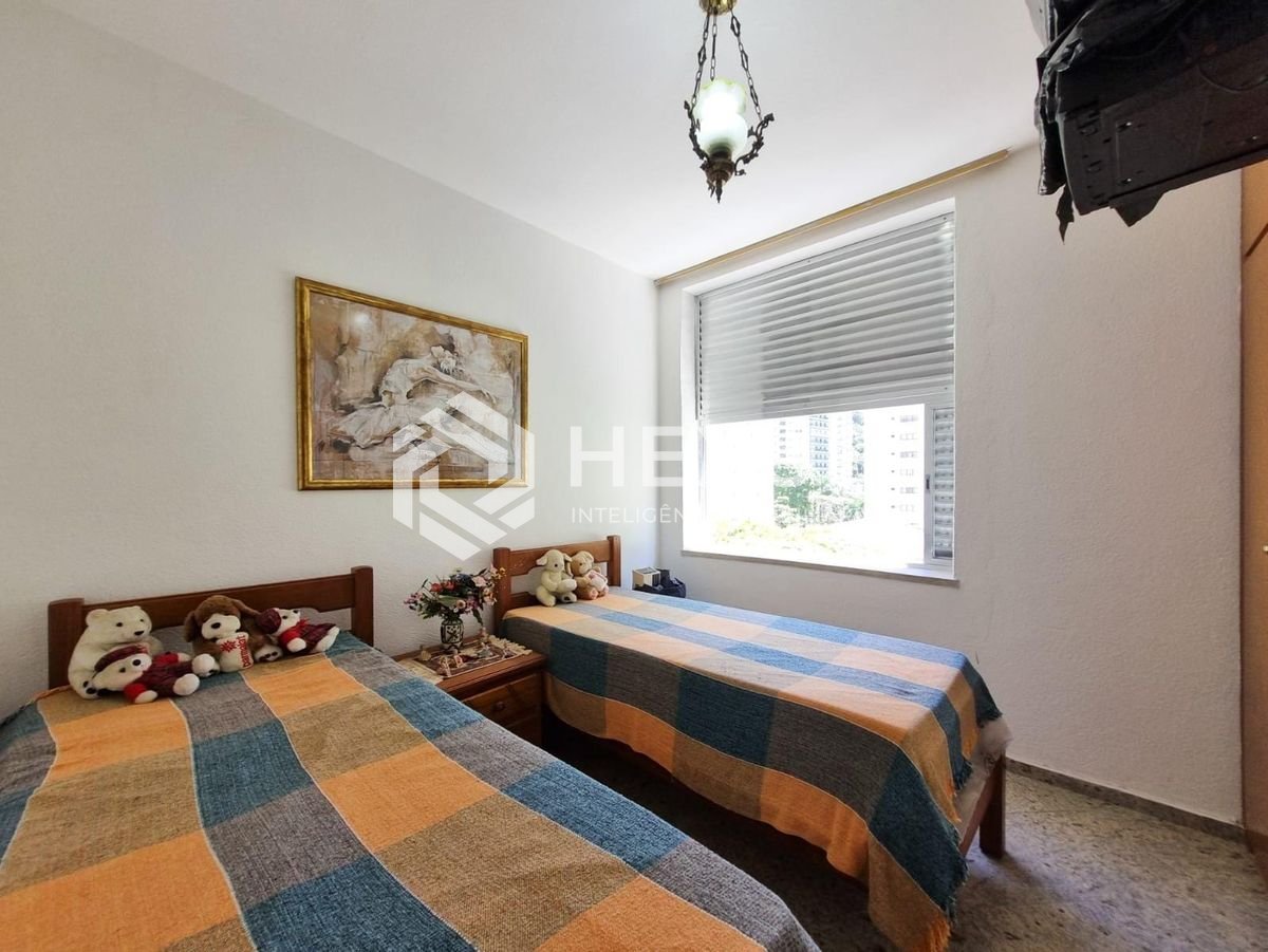 Foto 4 de Apartamento na quadra mar da Praia das Pitangueiras, Guaruja