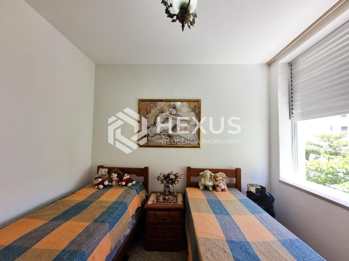 Foto 5 de Apartamento na quadra mar da Praia das Pitangueiras, Guaruja