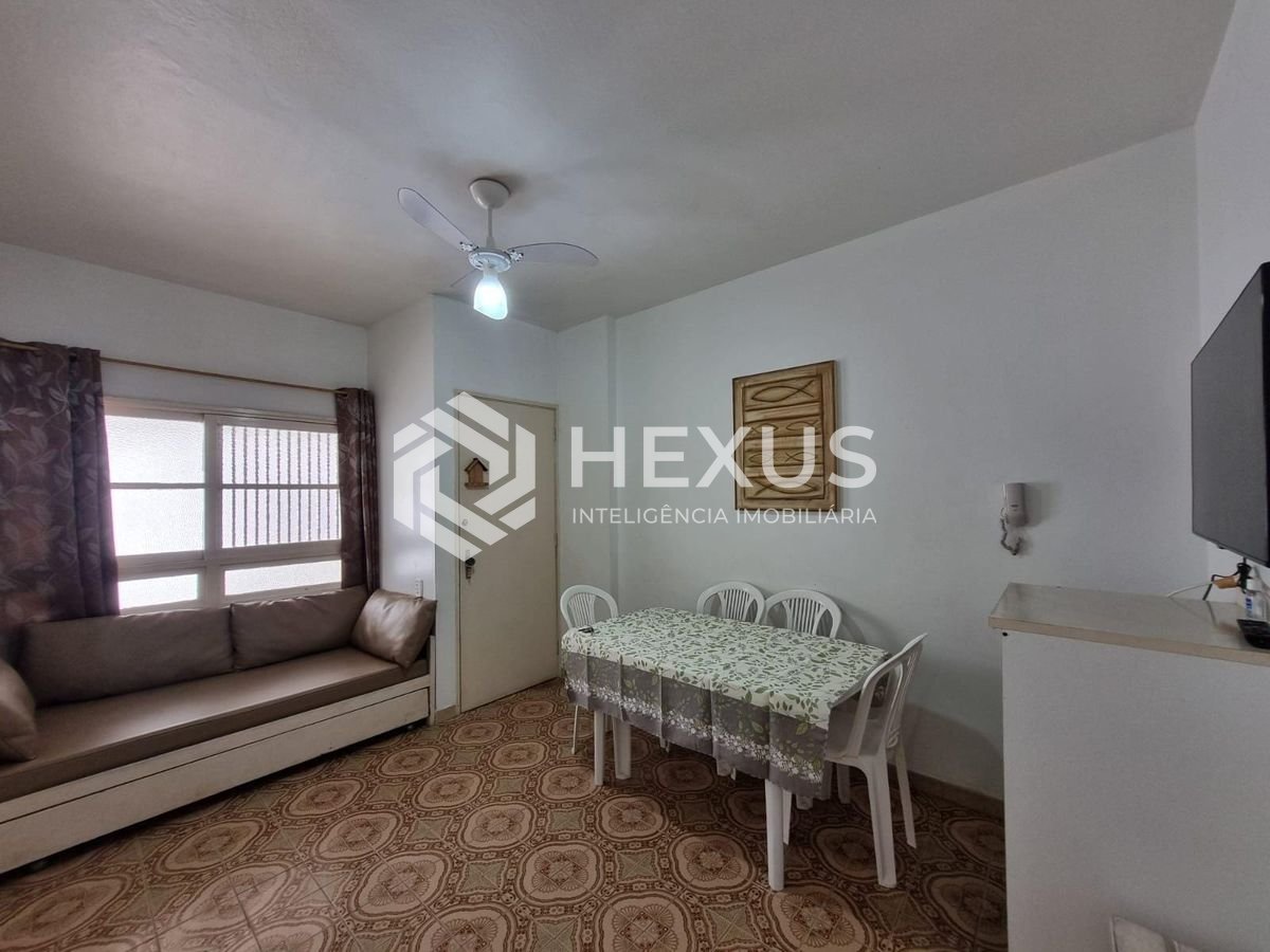 Foto 2 de Apartamento na quadra mar da Praia das Pitangueiras, Guaruja