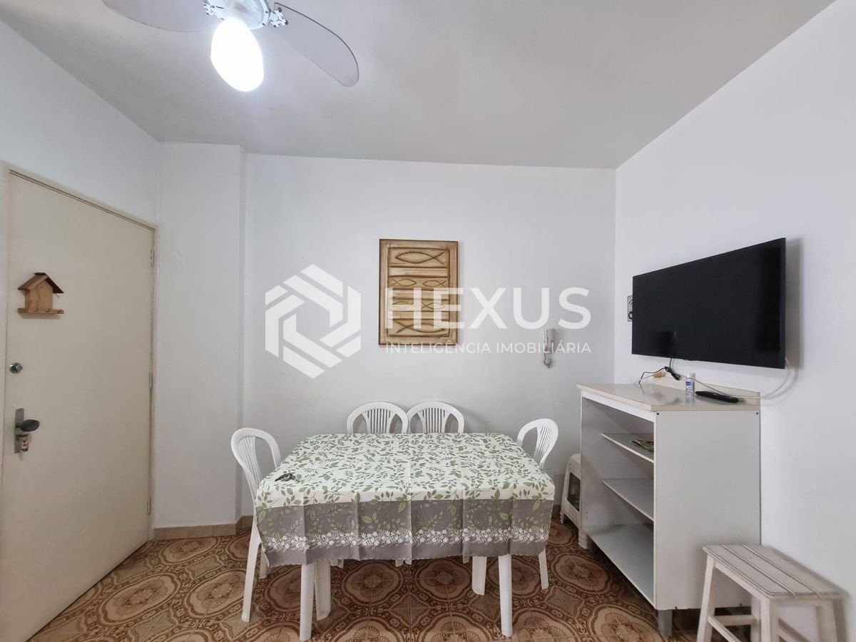Foto 3 de Apartamento na quadra mar da Praia das Pitangueiras, Guaruja