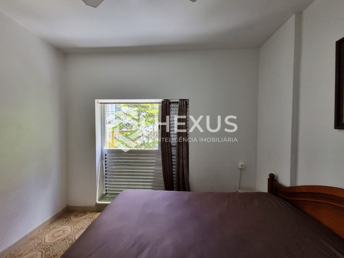 Foto 5 de Apartamento na quadra mar da Praia das Pitangueiras, Guaruja