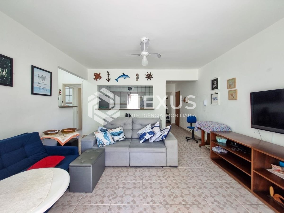 Foto 3 de Apartamento com varanda na quadra mar da Praia das Pitangueiras, Guaruja