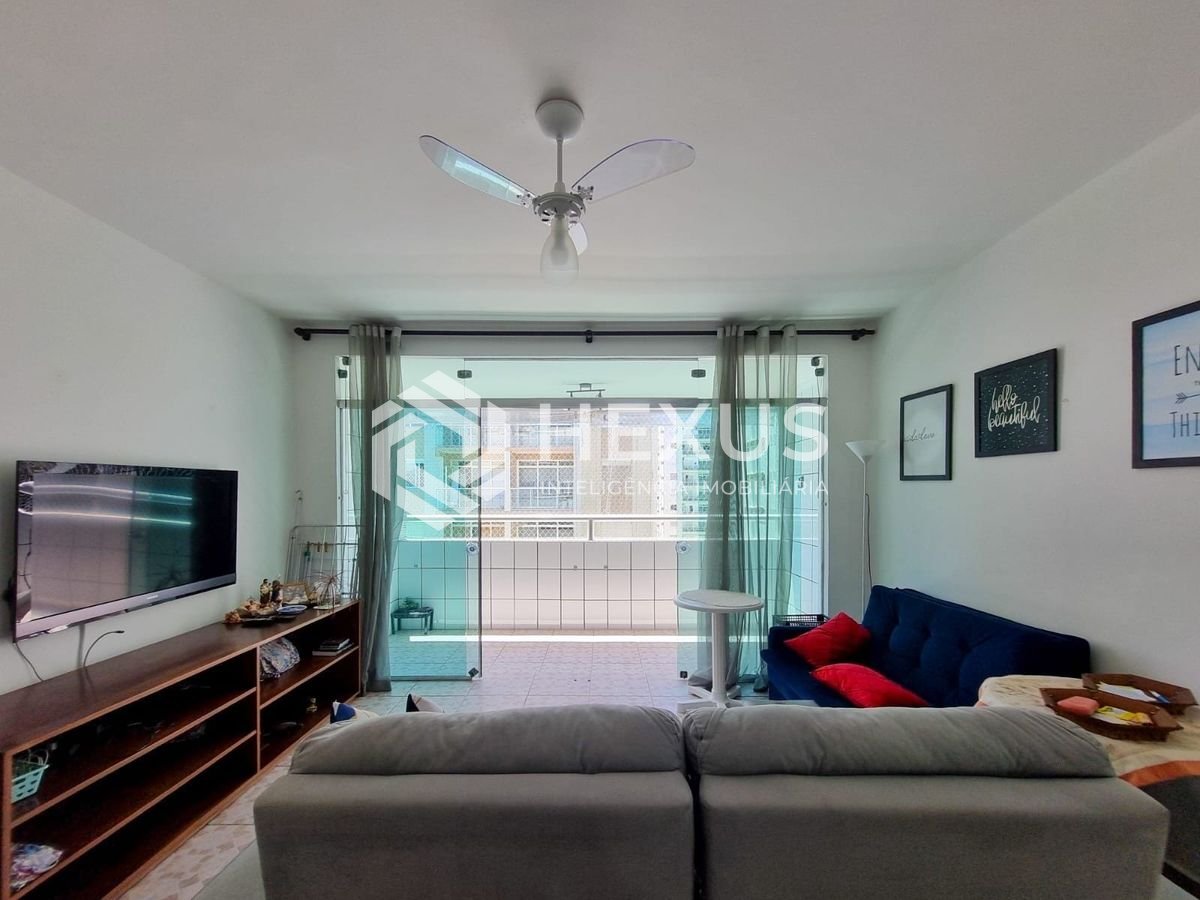 Foto 4 de Apartamento com varanda na quadra mar da Praia das Pitangueiras, Guaruja