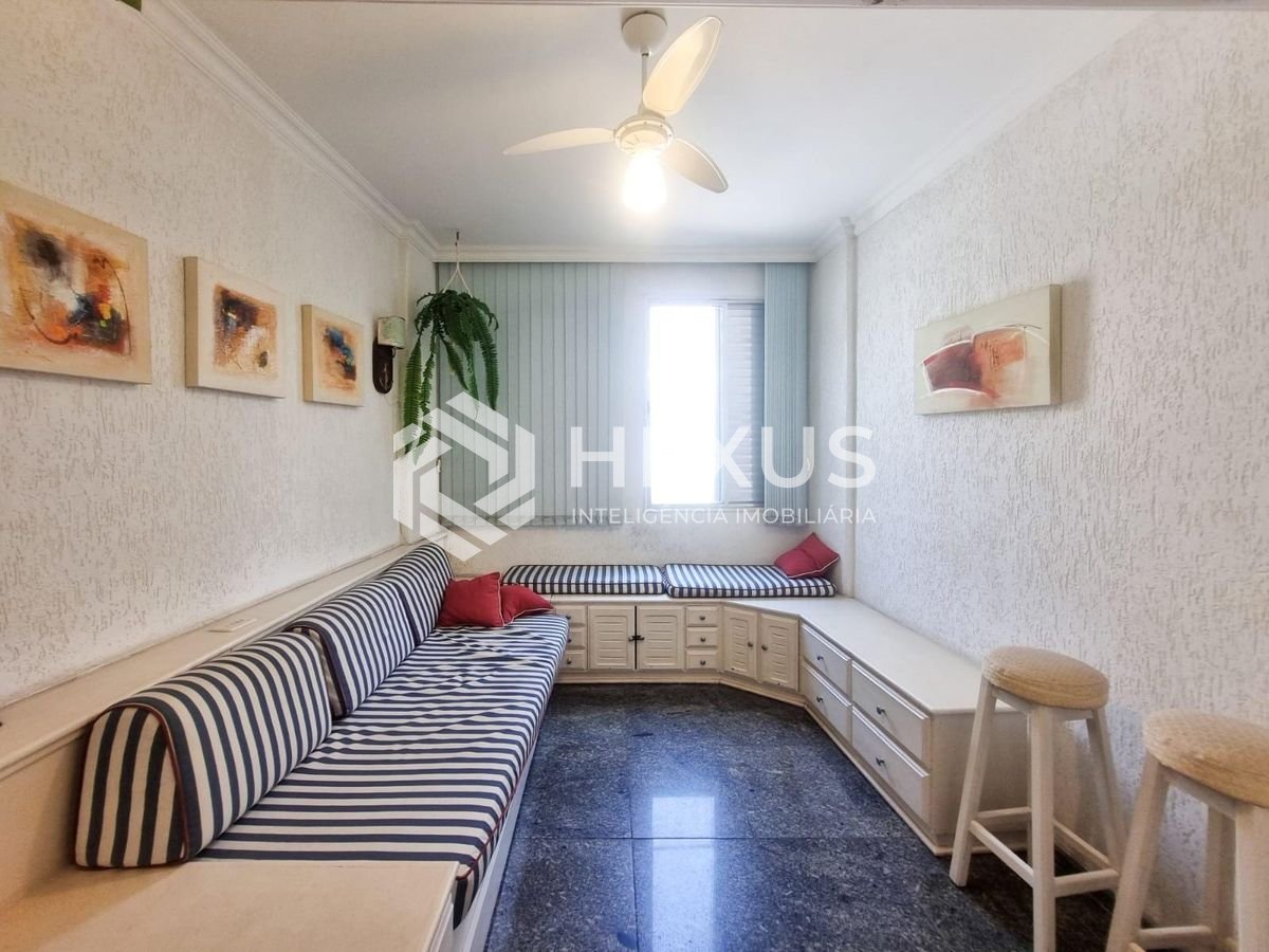 Foto 2 de Apartamento mobiliado na quadra mar da Praia das Pitangueiras, Guaruja