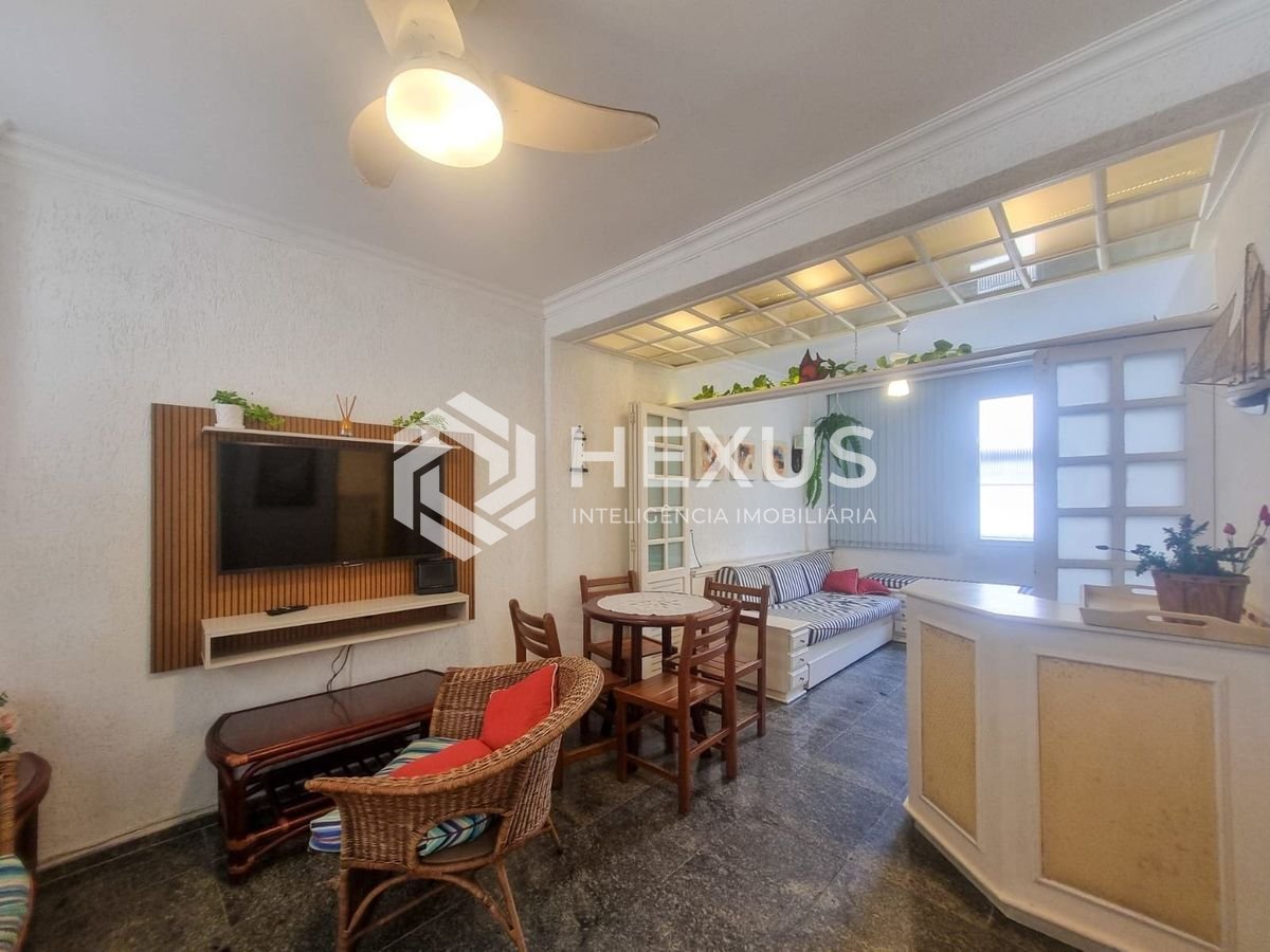 Foto 4 de Apartamento mobiliado na quadra mar da Praia das Pitangueiras, Guaruja