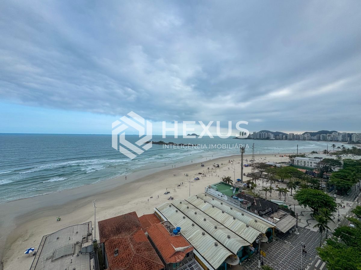 Foto 4 de Apartamento frente mar com varanda na Praia das Pitangueiras, Guaruja