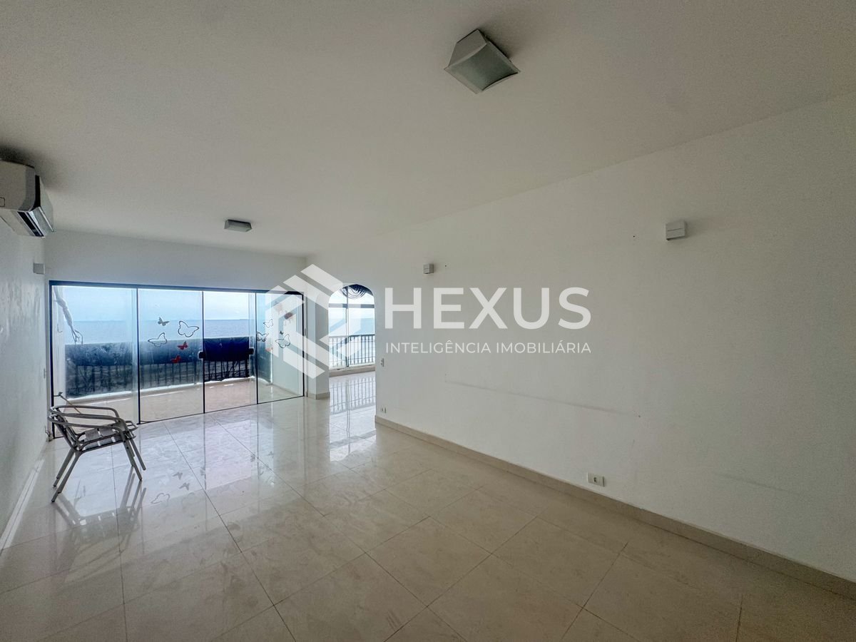 Foto 5 de Apartamento frente mar com varanda na Praia das Pitangueiras, Guaruja