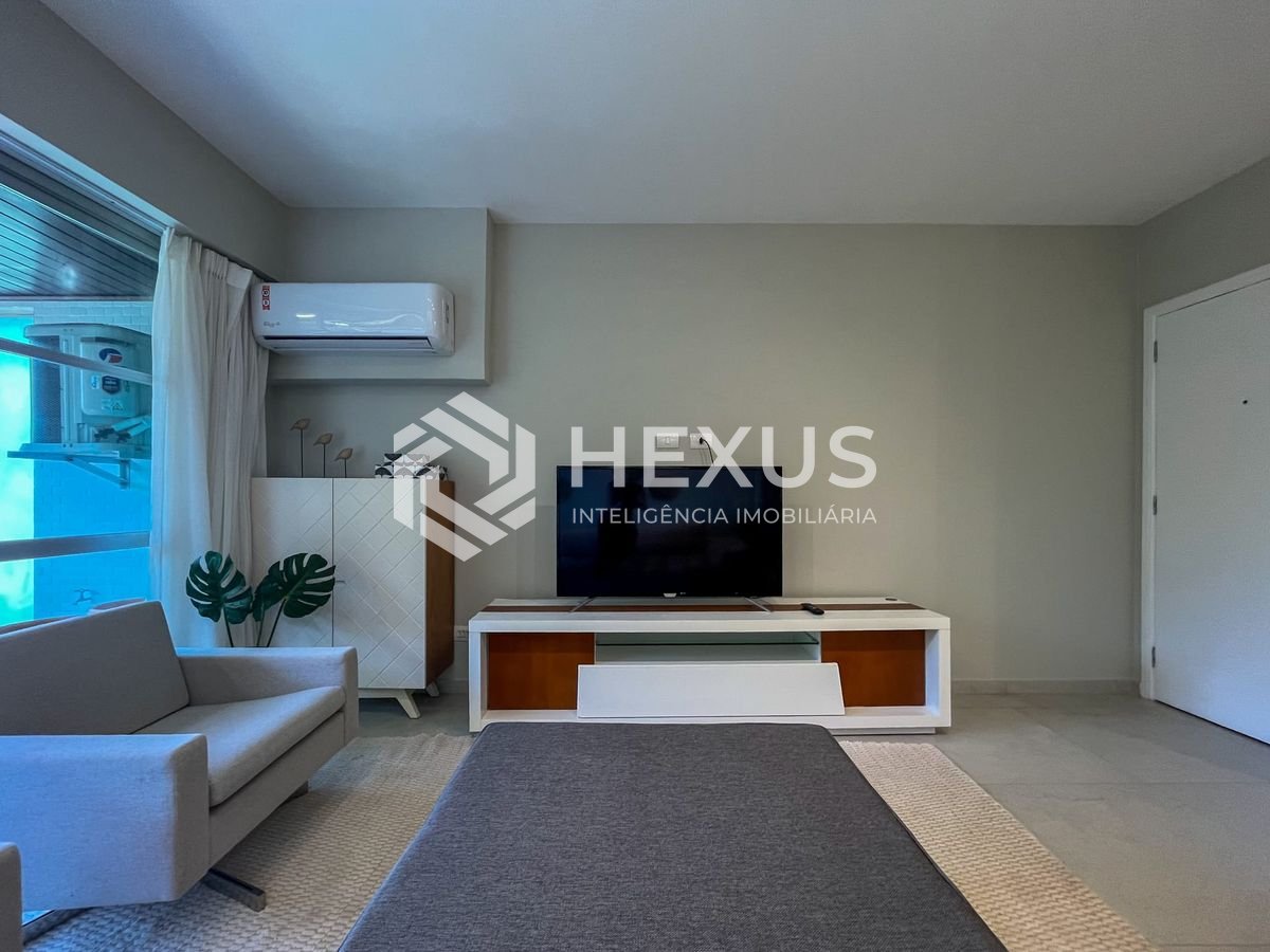 Foto 5 de Apartamento frente mar, reformado com varanda, vista mar e lazer, Pitangueiras, Guaruja