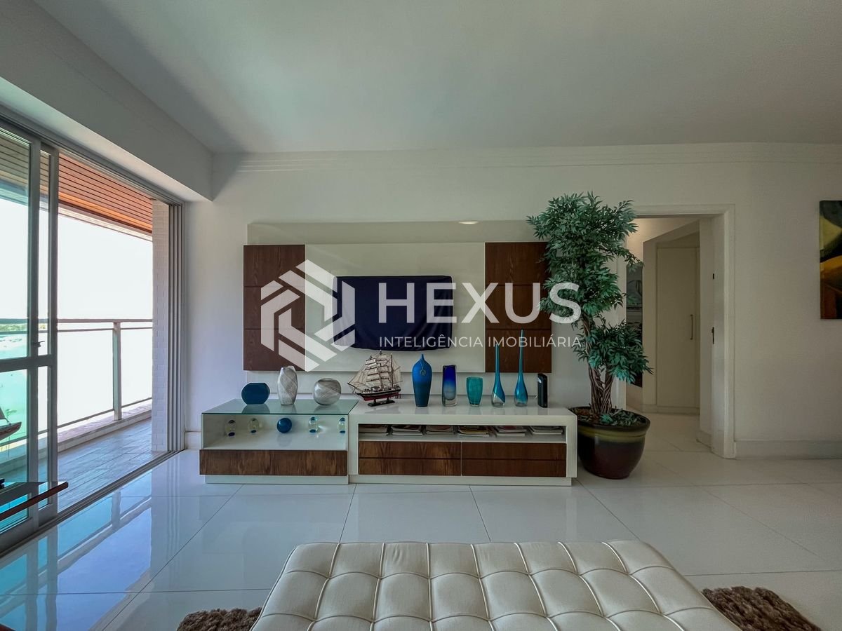 Foto 4 de Apartamento frente mar com varanda, vista mar e lazer na Praia das Pitangueiras, Guaruja