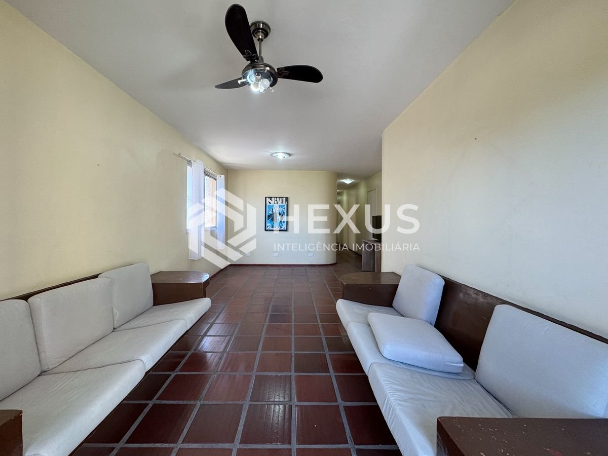 Foto 2 de Apartamento com varanda e vista mar a uma quadra da Praia das Pitangueiras, Guaruja