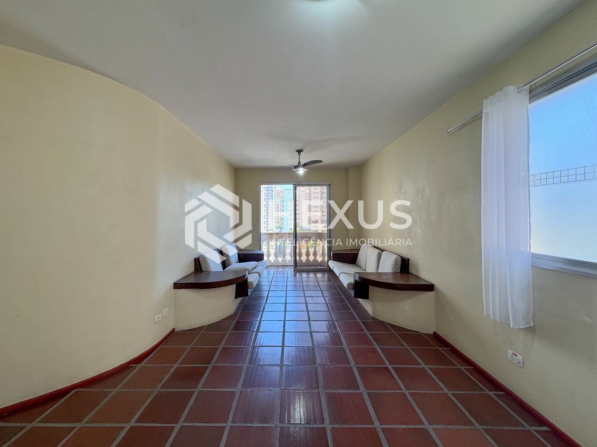 Foto 4 de Apartamento com varanda e vista mar a uma quadra da Praia das Pitangueiras, Guaruja