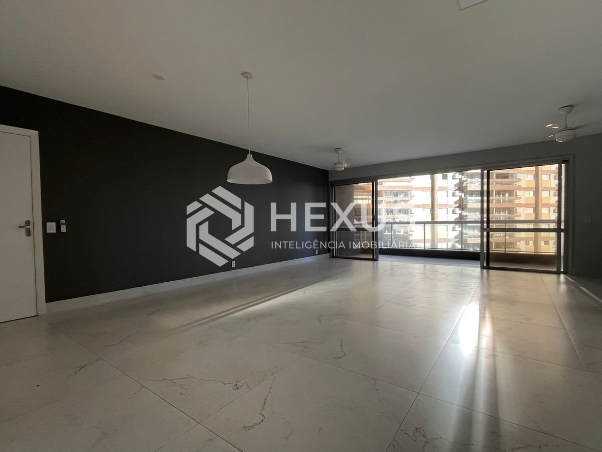 Foto 4 de Apartamento frente mar com varanda, lazer e vista mar na Praia das Pitangueiras, Guaruja