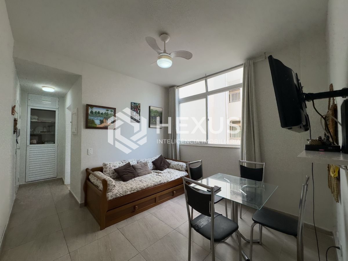 Foto 3 de Apartamento com varanda e vista mar a uma quadra da Praia das Pitangueiras, Guaruja