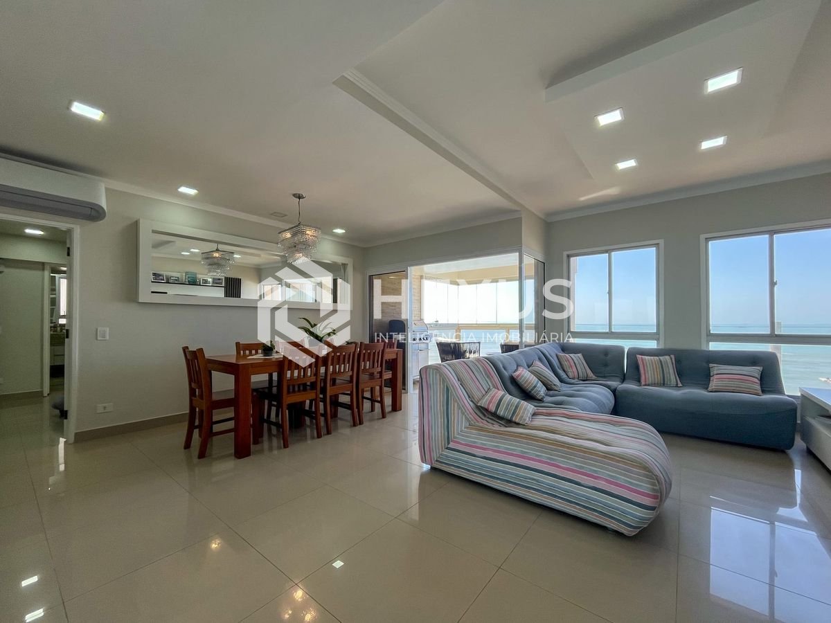 Foto 2 de Apartamento frente mar com varanda e vista mar na Praia das Pitangueiras, Guaruja