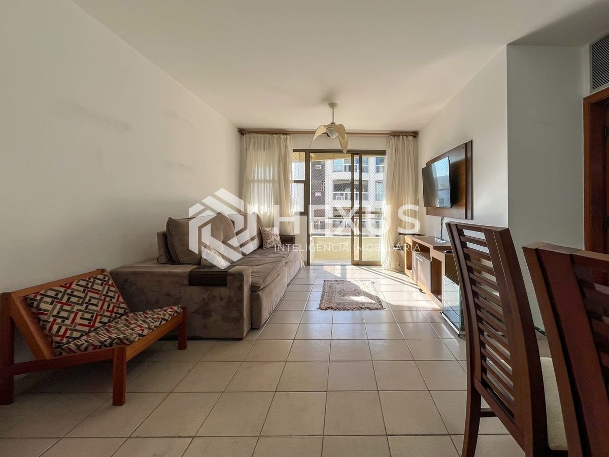 Foto 3 de Apartamento com varanda e vista mar na quadra mar da Praia das Pitangueiras, Guaruja
