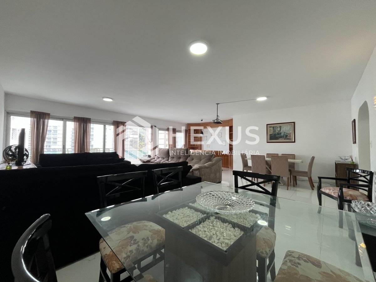Foto 4 de Apartamento com varanda vista mar na beira mar da Praia das Pitangueiras, Guaruja