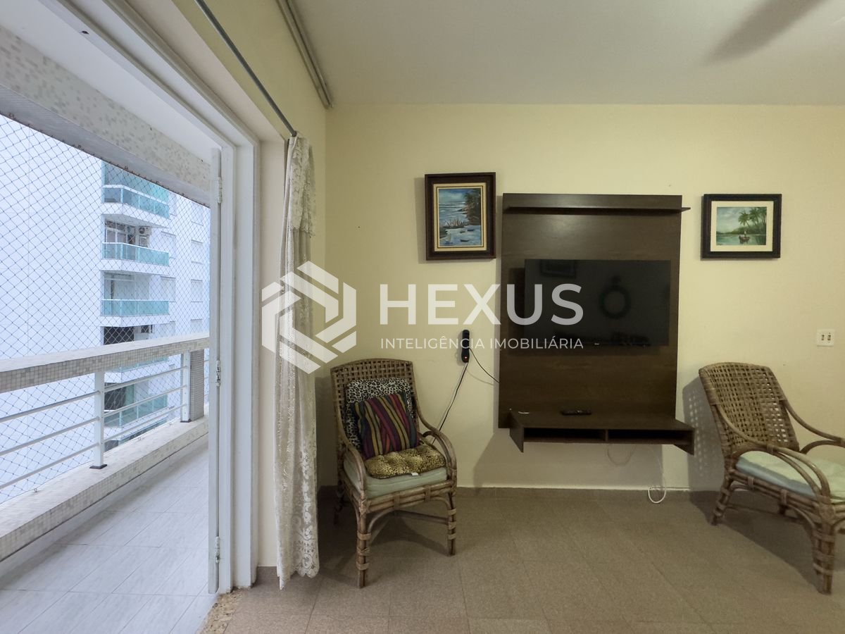 Foto 5 de Apartamento com varanda vista mar na beira mar da Praia das Pitangueiras, Guarujá