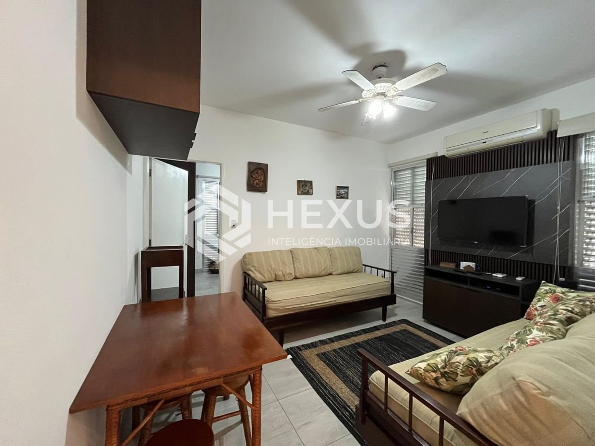 Foto 3 de Apartamento reformado a venda a duas quadras da praia das Asturias, Guaruja