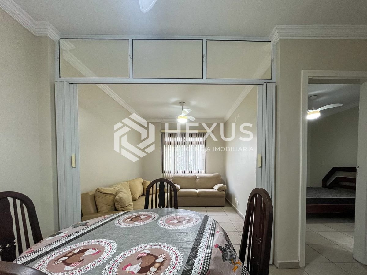 Foto 2 de Apartamento reformado a uma quadra da Praia das Pitangueiras, Guaruja