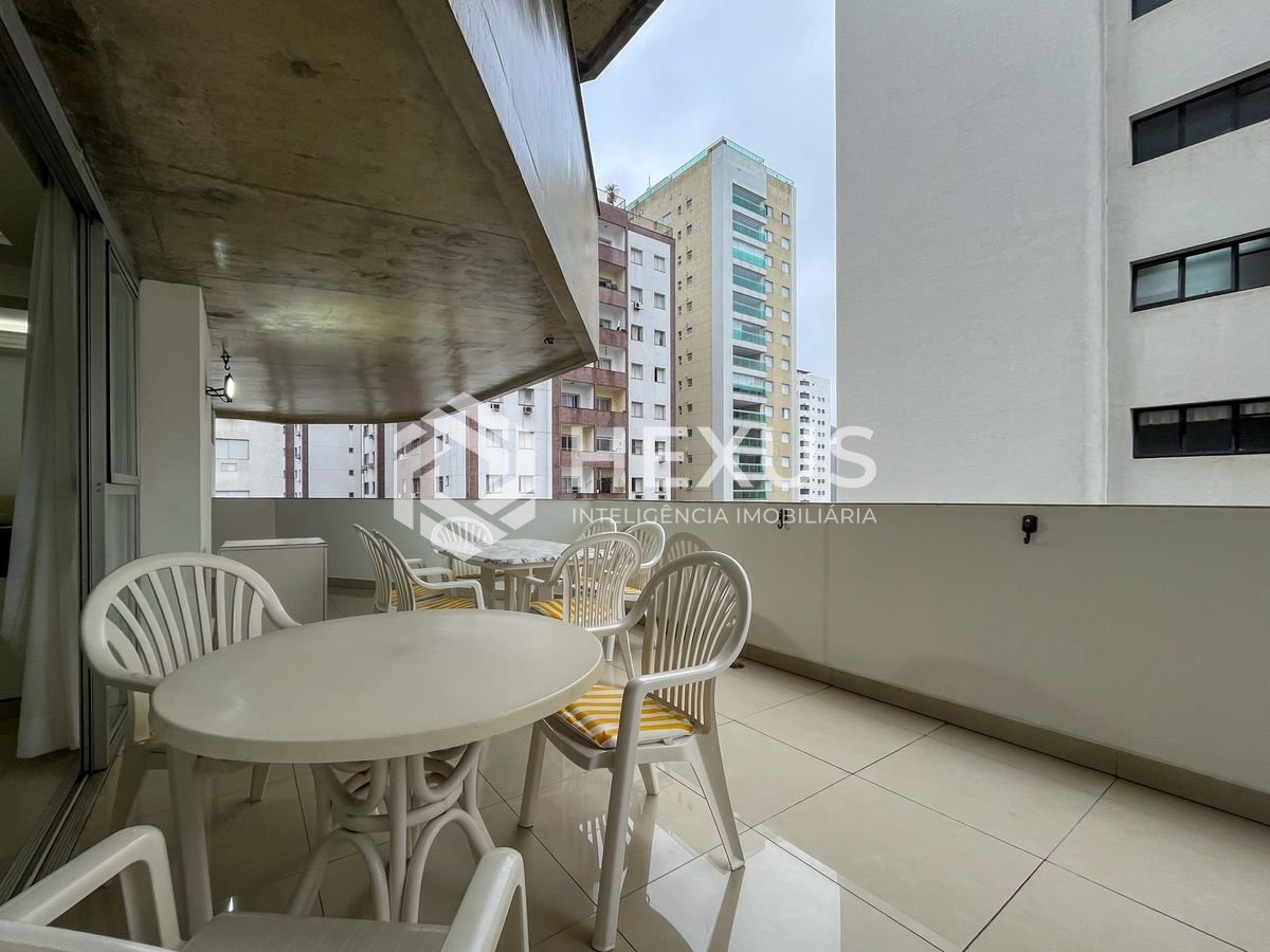 Foto 5 de Apartamento com varanda, vista mar e lazer na Praia das Pitangueiras, Guaruja